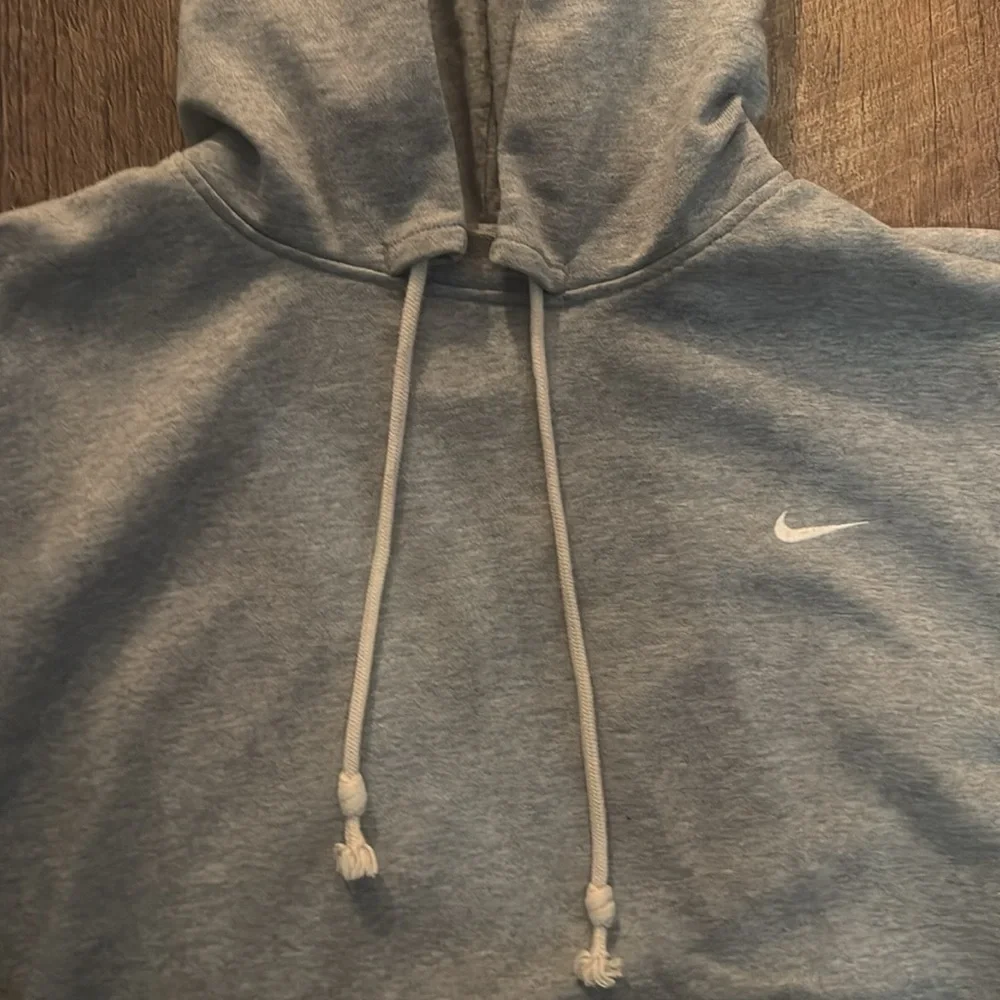 Nike Standard Issue Hoodie - Picture 5 of 6